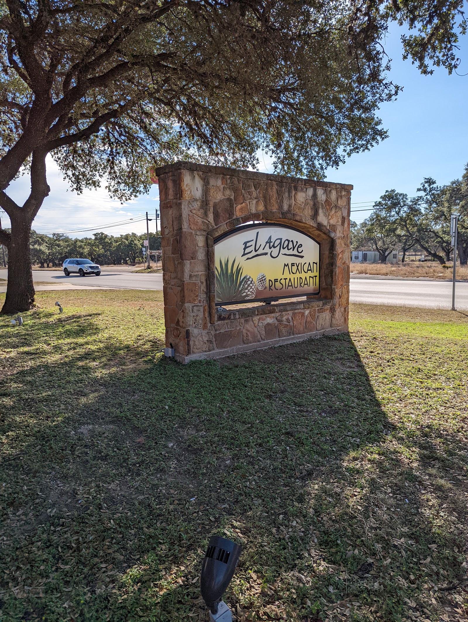 El Agave restaurant sign
